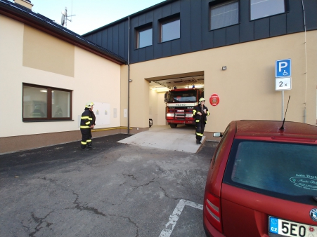 3132021-výjezd na hoření skládky do libchav (8)